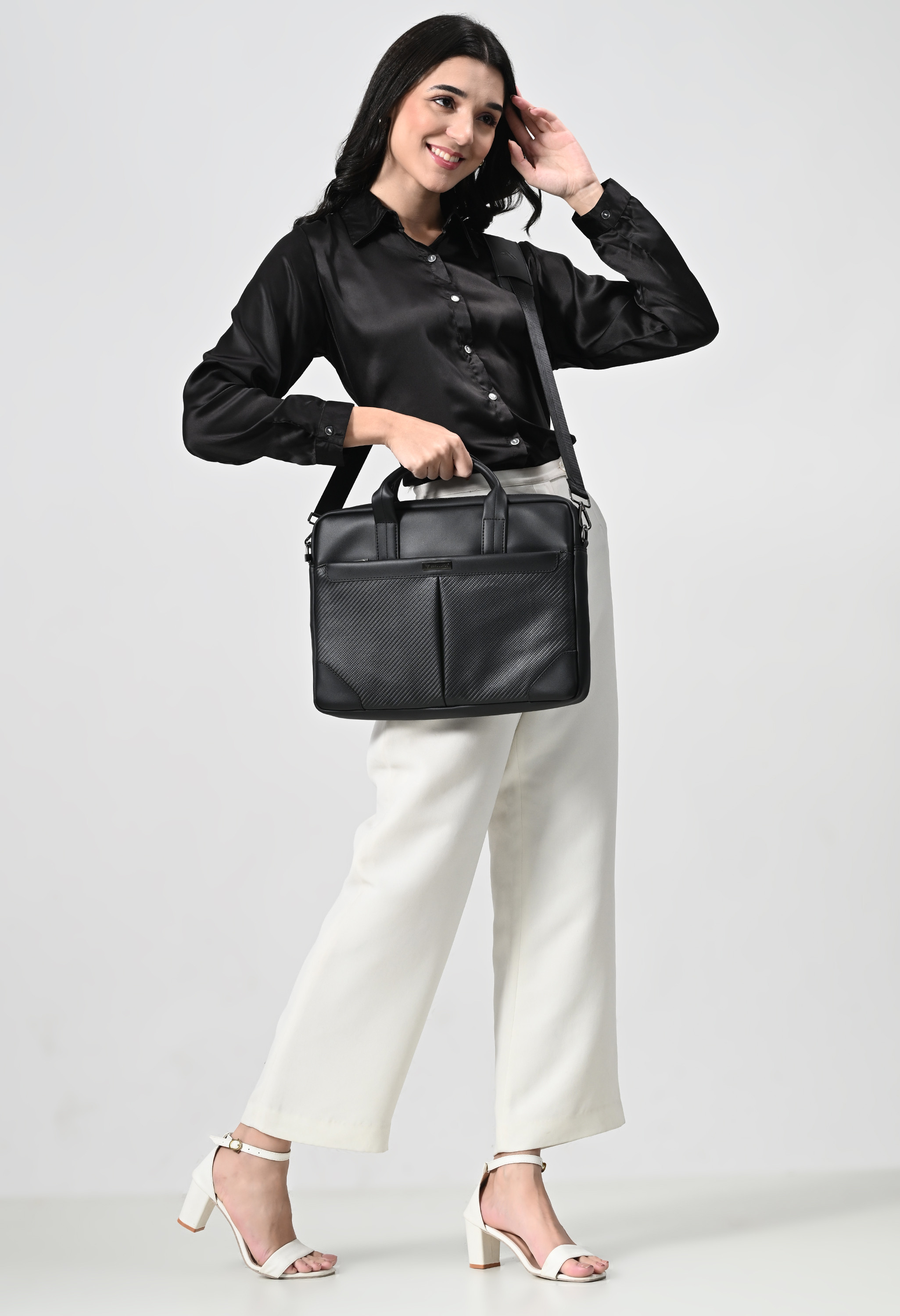 Vaku Luxos ® MCQUINN Carbon 14 inch Laptop Bag Premium PU Leather